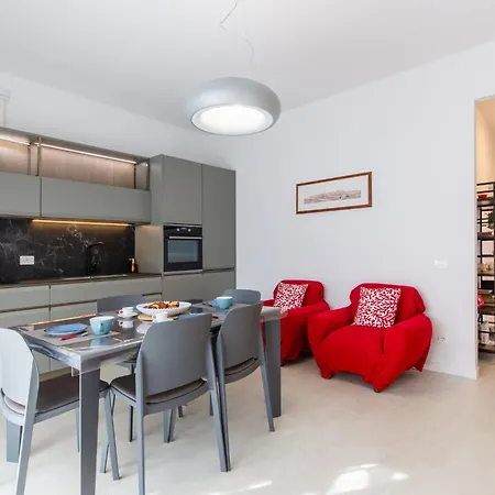 Appartamento Colore Corallo Апартаменти Сієна