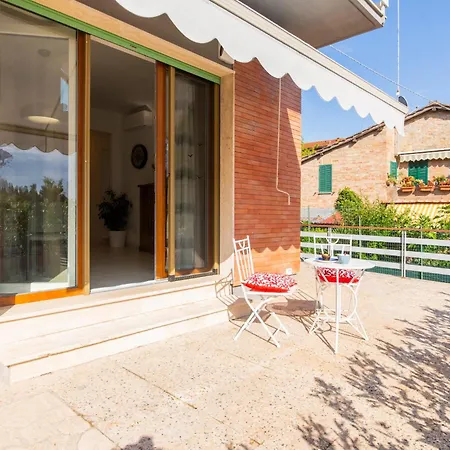 Апартаменти Appartamento Colore Corallo